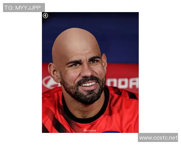 光头足球明星因头撞对手引发争议赛场冲突再度升级