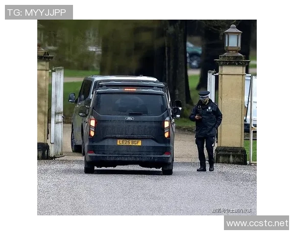 英国足球明星因涉嫌违法被捕视频曝光引发热议